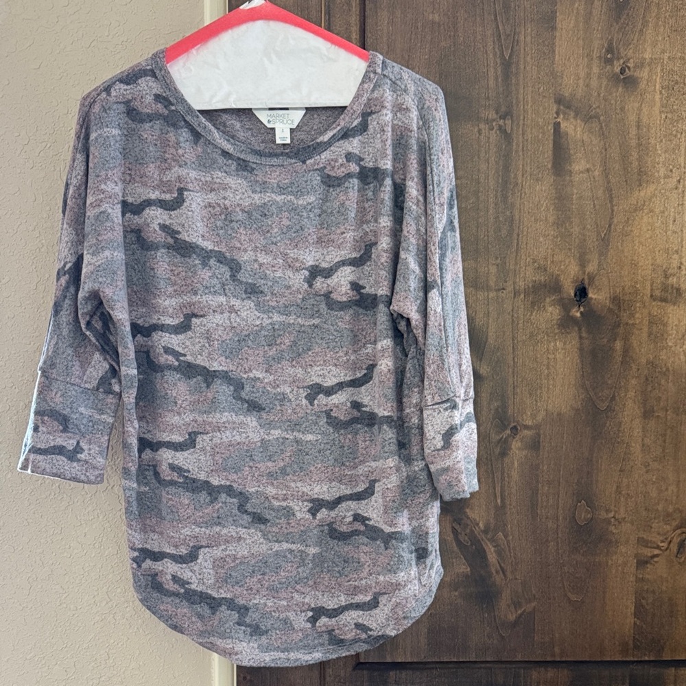 Market & Spruce Pink and Gray Camouflage 3/4 Sleeve
